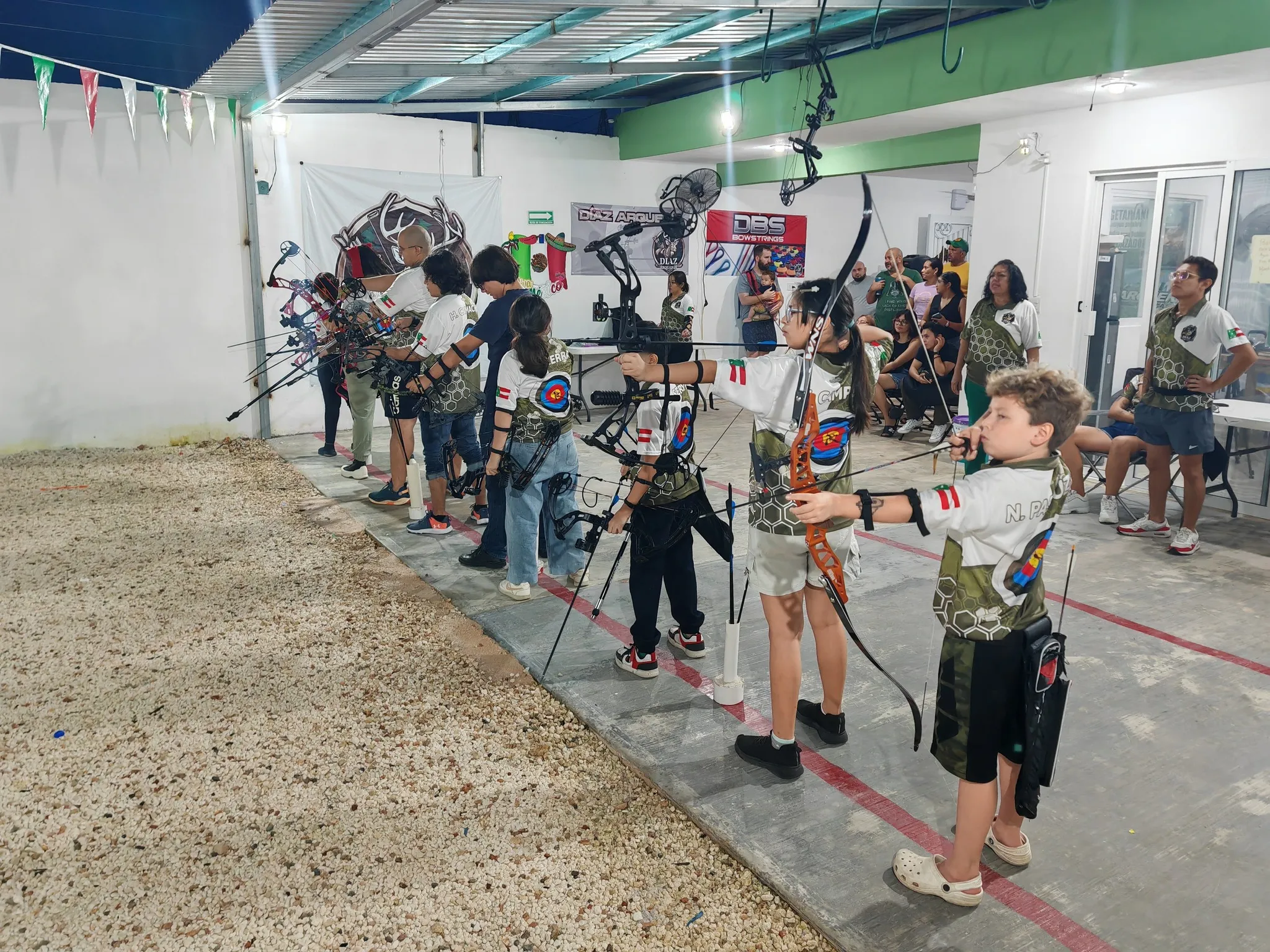 Arqueros del Club Díaz Arquería en Valladolid, Yucatán